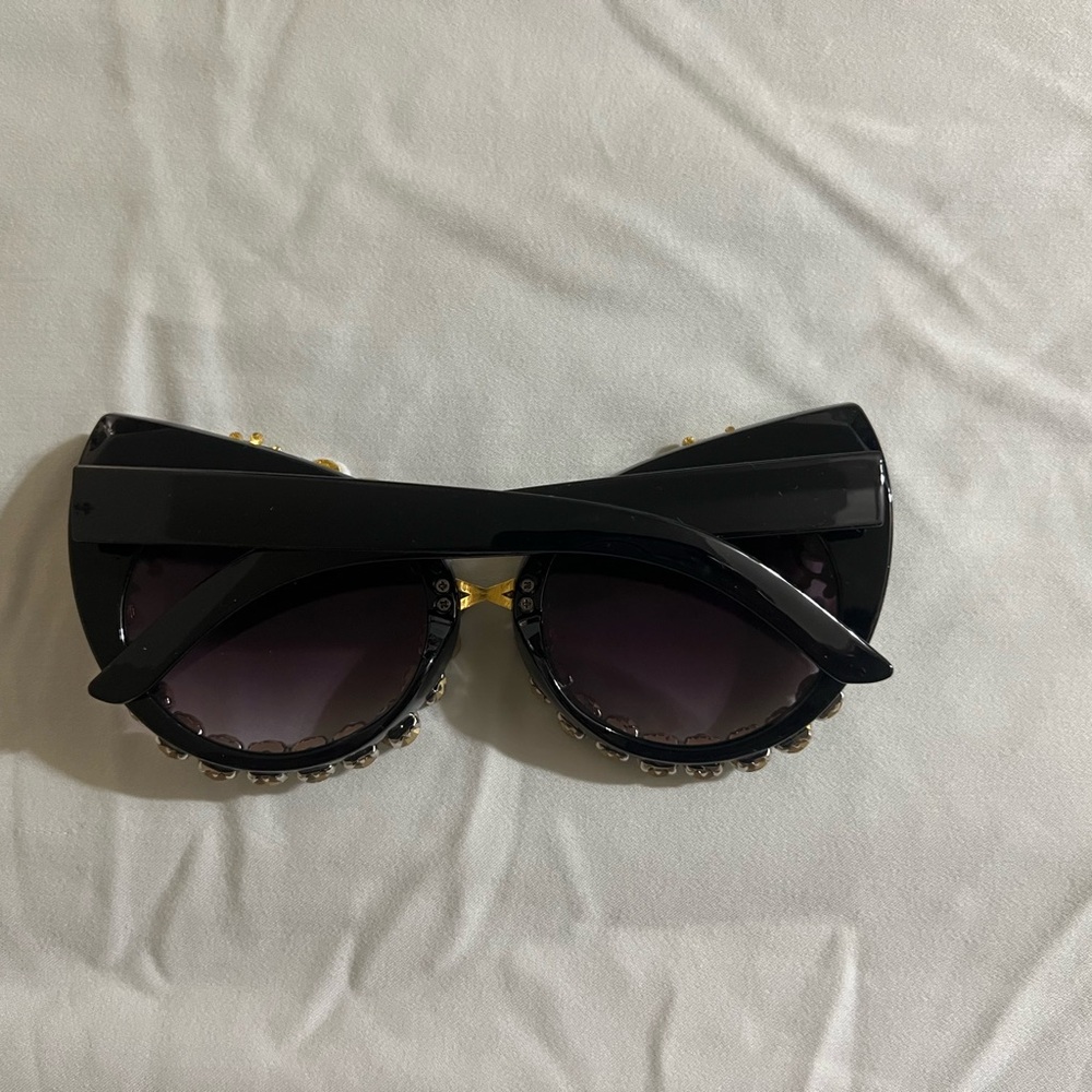 Sunglasses I Women’s I Sunglasses I Multicolor-Black l Floral Embellished - Picture 2 of 4